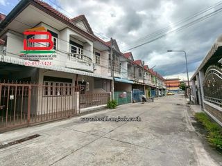 For sale 3 bedrooms townhouse in Mueang Suphanburi, Suphan Buri
