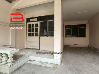 For sale 3 bedrooms townhouse in Mueang Suphanburi, Suphan Buri