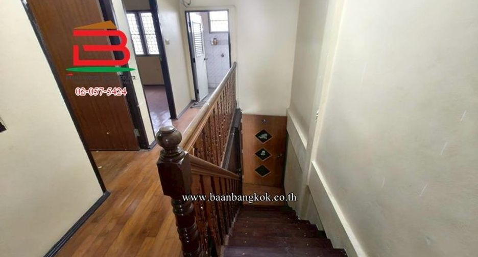 For sale 3 bedrooms townhouse in Mueang Suphanburi, Suphan Buri