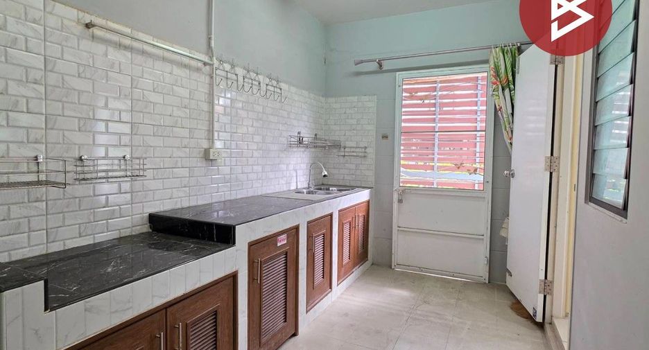 出售 4 卧室 联排别墅 在 Mueang Samut Sakhon, Samut Sakhon