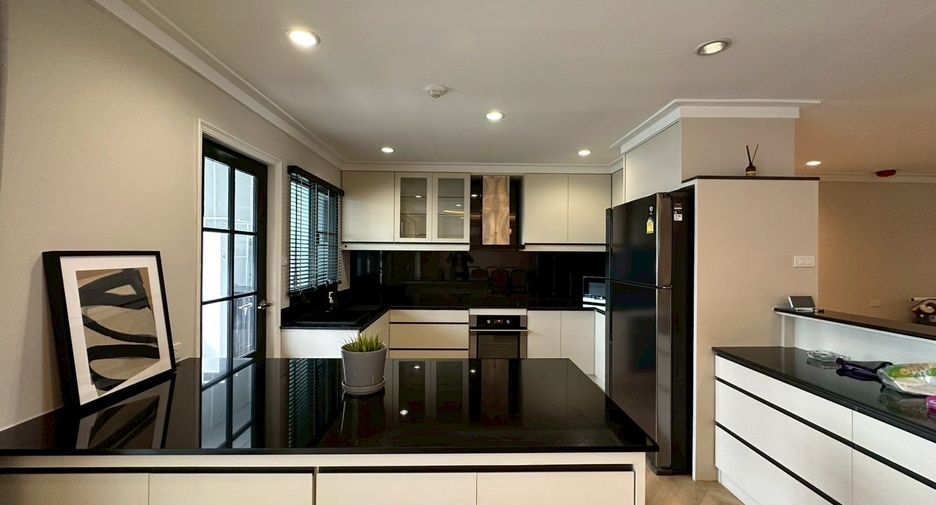 For rent 3 ベッドルーム condo in Watthana, Bangkok