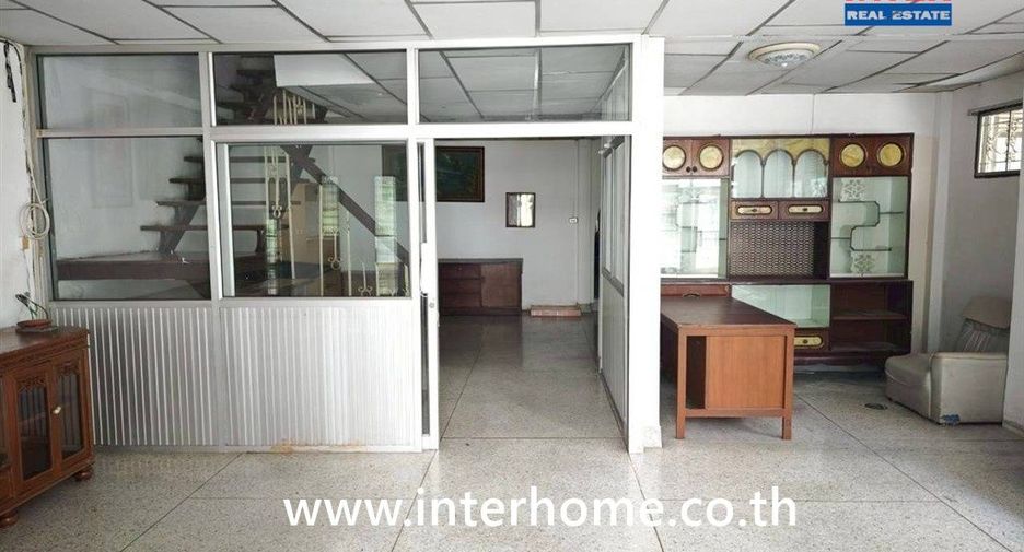 出售 5 卧室 独立屋 在 Din Daeng, 曼谷