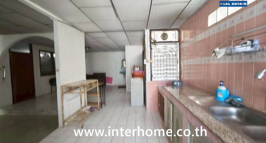 出售 5 卧室 独立屋 在 Din Daeng, 曼谷