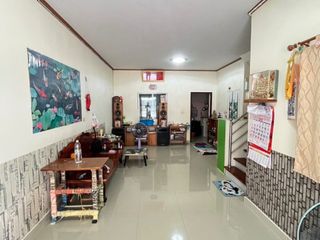 Casa adosada en venta de 3 habitaciones en Phra Samut Chedi, Samut Prakan