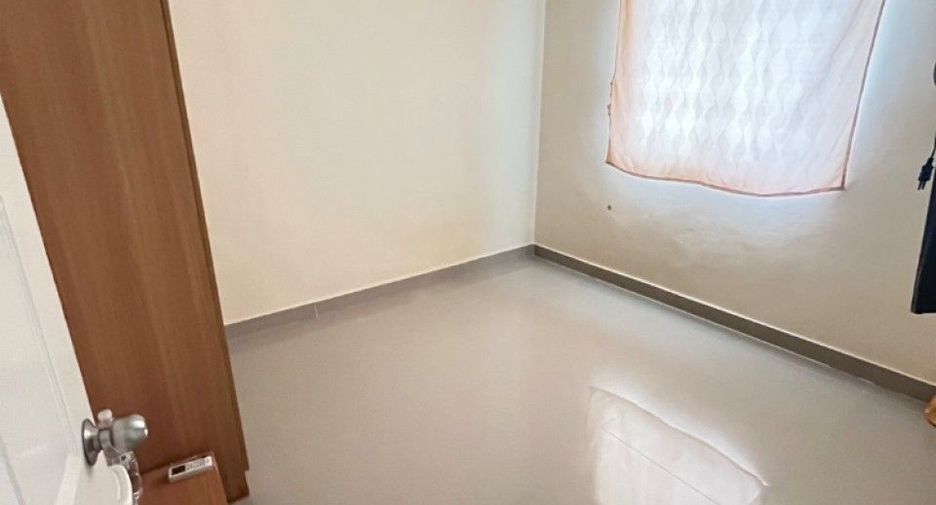 Casa adosada en venta de 3 habitaciones en Phra Samut Chedi, Samut Prakan
