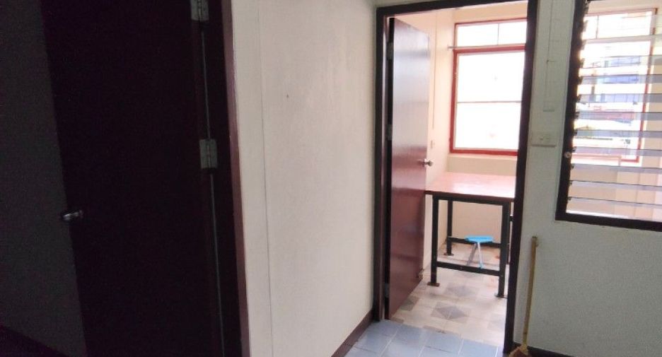 À vendre 1 chambre condo à Phra Samut Chedi, Samut Prakan