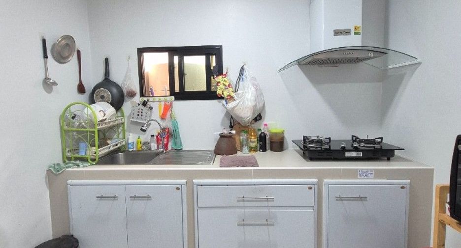 Casa adosada en venta de 3 habitaciones en Mueang Samut Prakan, Samut Prakan