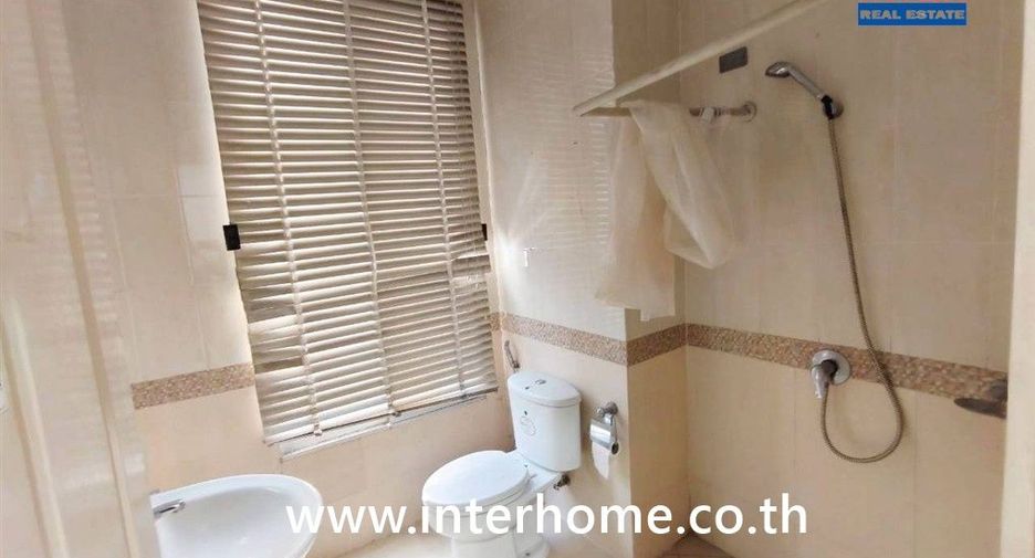 For sale 4 bedrooms townhouse in Chatuchak, Bangkok
