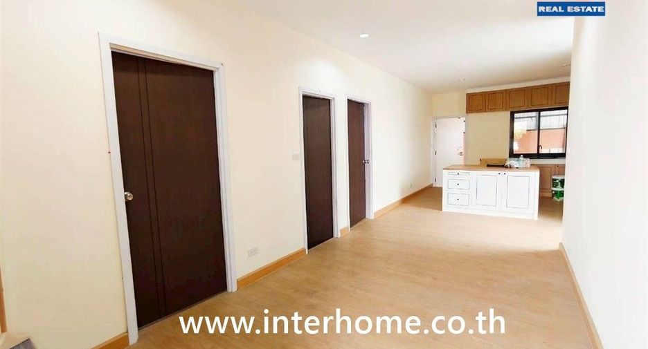 À vendre 5 chambres maison à Don Mueang, Bangkok