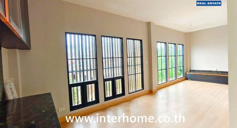À vendre 5 chambres maison à Don Mueang, Bangkok