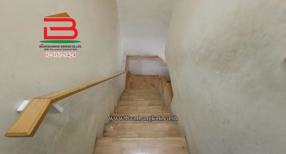 Casa adosada en venta de 3 habitaciones en Thung Khru, Bangkok