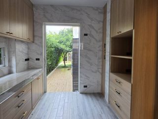 For rent そして for sale 4 ベッドルーム house in Mueang Samut Sakhon, Samut Sakhon