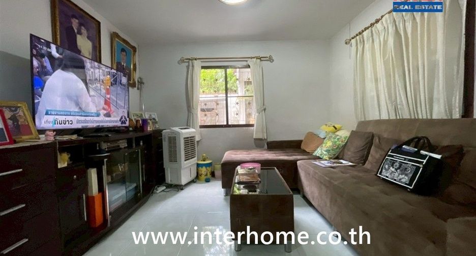 For sale 3 bedrooms house in Bang Kapi, Bangkok