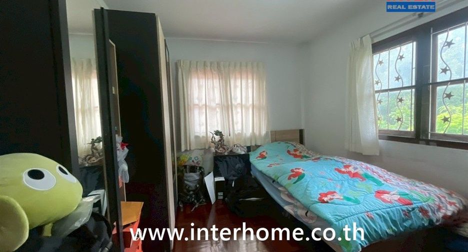 For sale 3 bedrooms house in Bang Kapi, Bangkok
