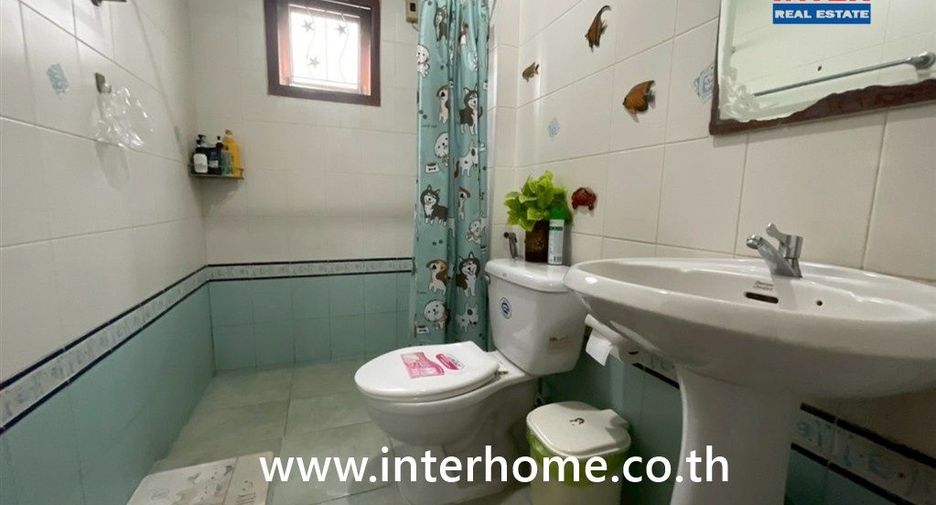 For sale 3 bedrooms house in Bang Kapi, Bangkok