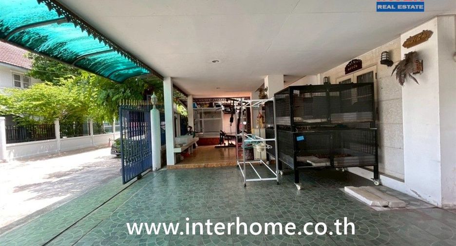 For sale 3 bedrooms house in Bang Kapi, Bangkok