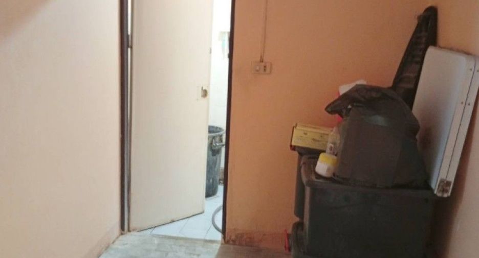 For sale 2 bedrooms townhouse in Mueang Nakhon Pathom, Nakhon Pathom
