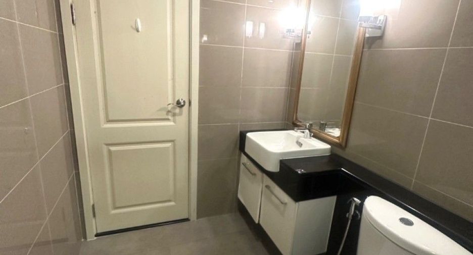 À vendre 1 chambre condo à Huai Khwang, Bangkok