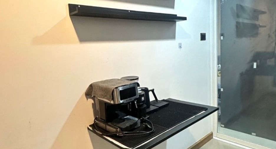 À vendre 1 chambre condo à Huai Khwang, Bangkok