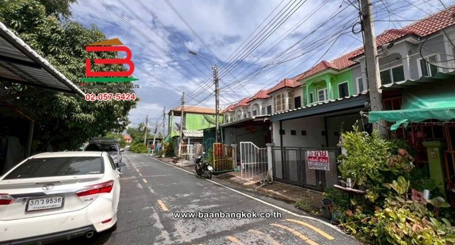 For sale 2 bedrooms townhouse in Sai Noi, Nonthaburi
