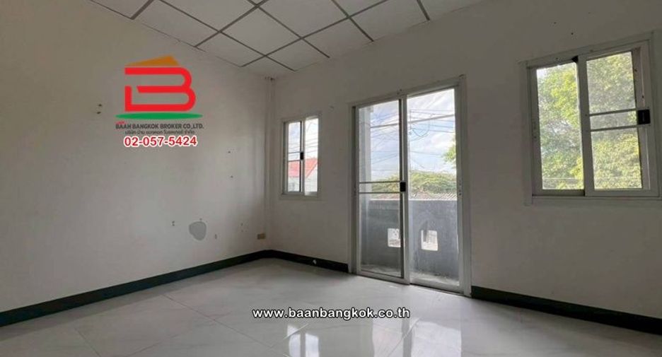 For sale 2 bedrooms townhouse in Sai Noi, Nonthaburi