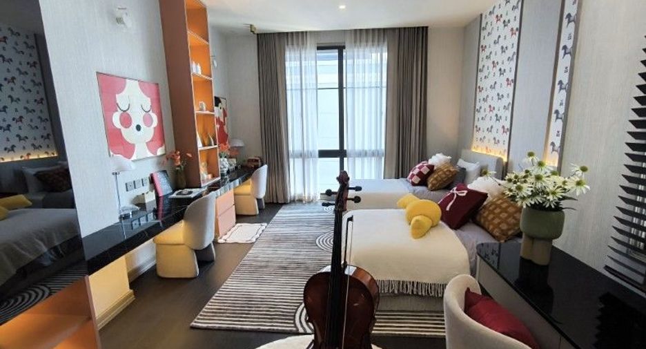 For sale 5 bedrooms house in Suan Luang, Bangkok