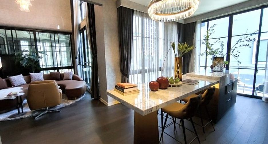 For sale 5 bedrooms house in Suan Luang, Bangkok