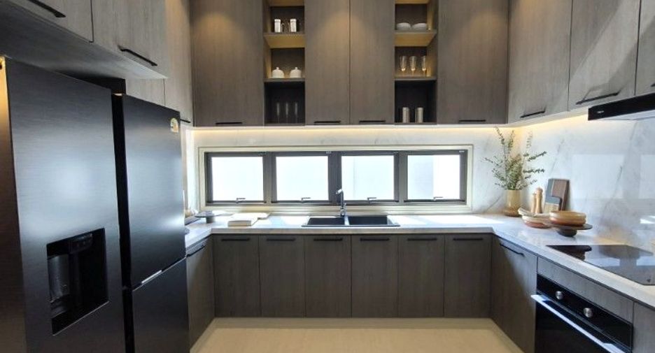 For sale 5 bedrooms house in Suan Luang, Bangkok