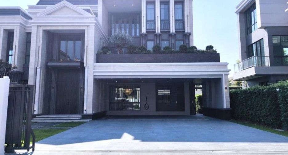 For sale 5 bedrooms house in Suan Luang, Bangkok