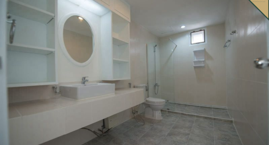 À louer 3 chambres condo à Watthana, Bangkok