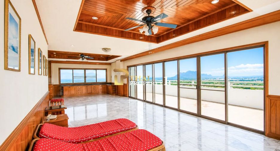 For sale 4 bedrooms condo in Cha Am, Phetchaburi