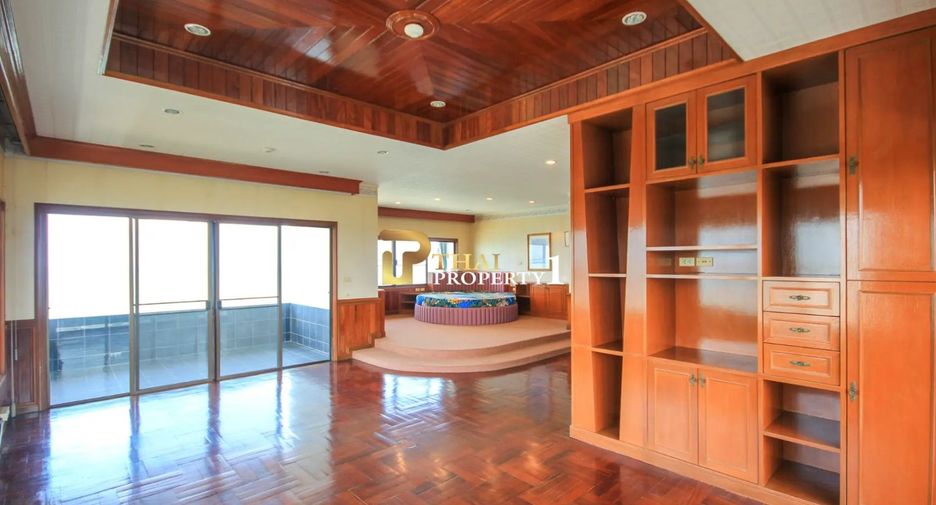 For sale 4 bedrooms condo in Cha Am, Phetchaburi