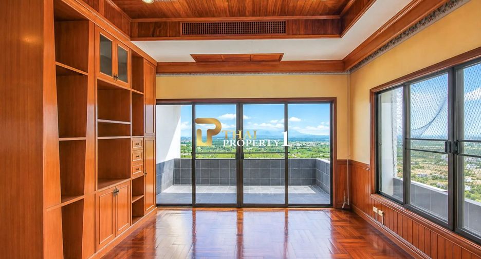 For sale 4 bedrooms condo in Cha Am, Phetchaburi