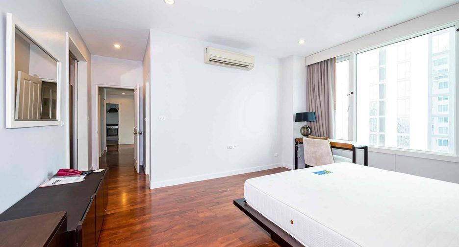 Condo en venta de 3 habitaciones 