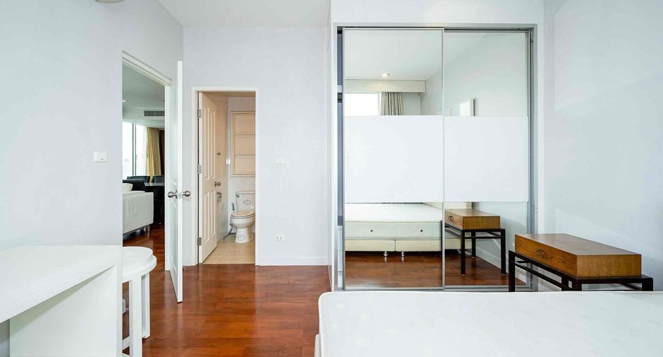 Condo en venta de 3 habitaciones 