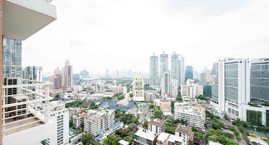 Condo en venta de 3 habitaciones 