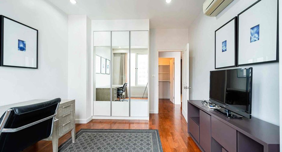 Condo en venta de 3 habitaciones 