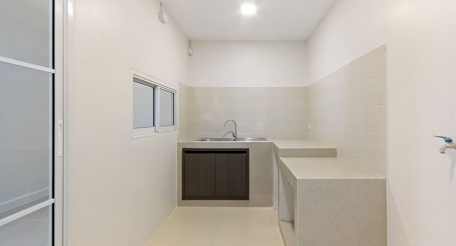 For sale 3 bedrooms townhouse in Mueang Nonthaburi, Nonthaburi