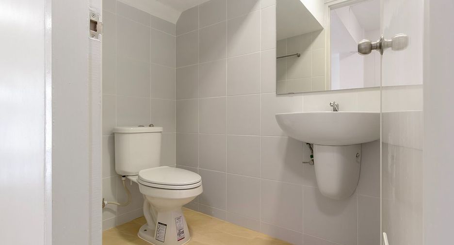 For sale 3 bedrooms townhouse in Mueang Nonthaburi, Nonthaburi