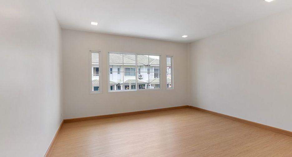 For sale 3 bedrooms townhouse in Mueang Nonthaburi, Nonthaburi
