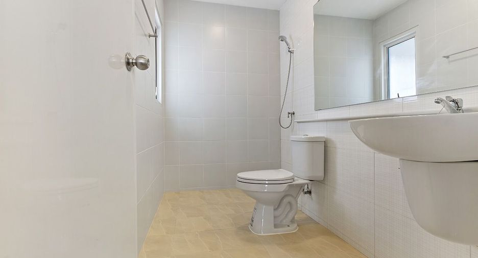 For sale 3 bedrooms townhouse in Mueang Nonthaburi, Nonthaburi