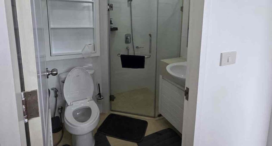 Condo en venta de 3 habitaciones 