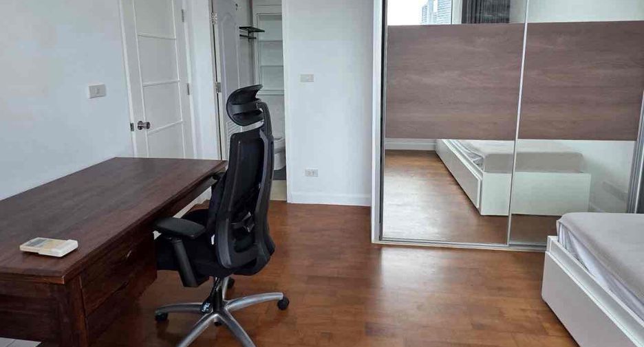 Condo en venta de 3 habitaciones 