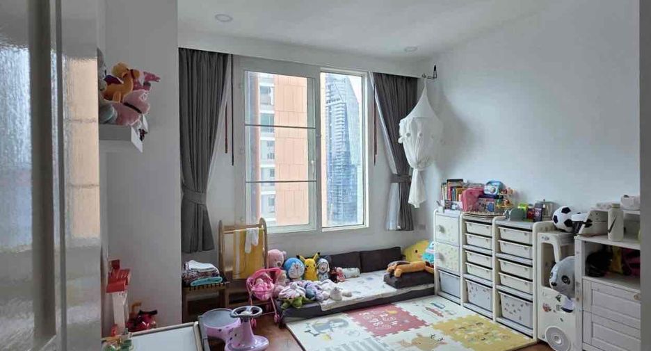 Condo en venta de 3 habitaciones 