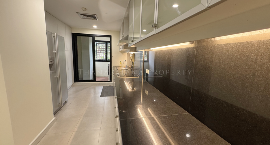 Condo en alquiler de 3 habitaciones en Sathon, Bangkok