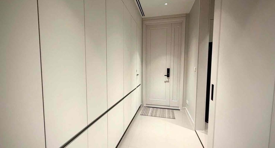 For rent 3 bedrooms condo in Sathon, Bangkok