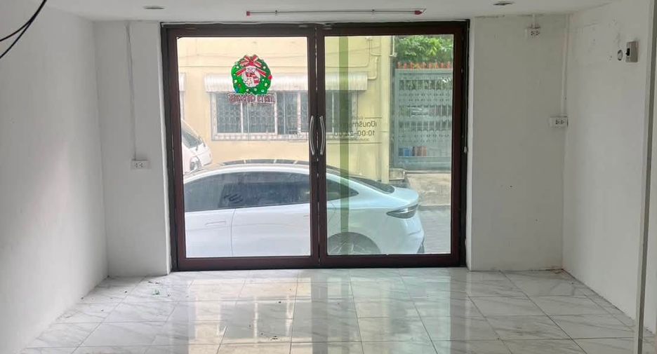 For rent retail Space in Suan Luang, Bangkok
