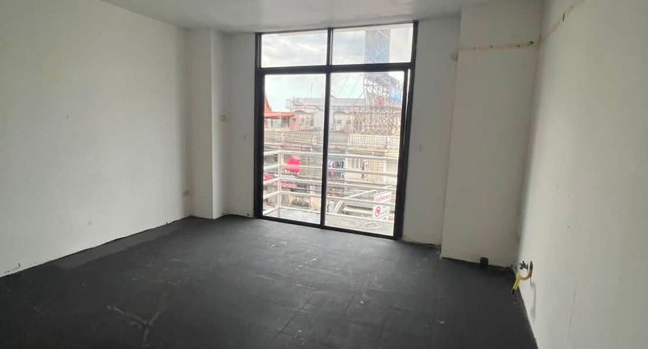 For rent retail Space in Suan Luang, Bangkok