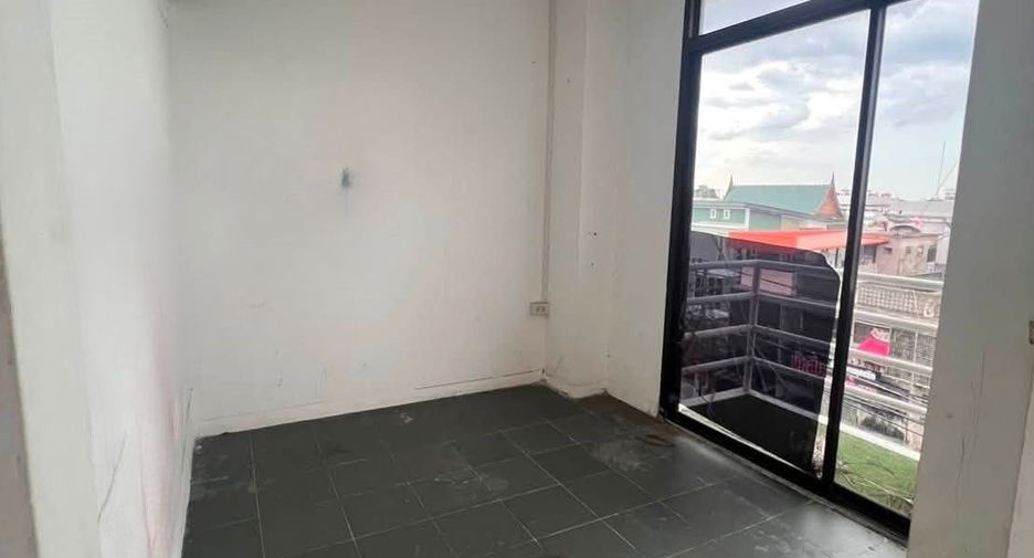 For rent retail Space in Suan Luang, Bangkok