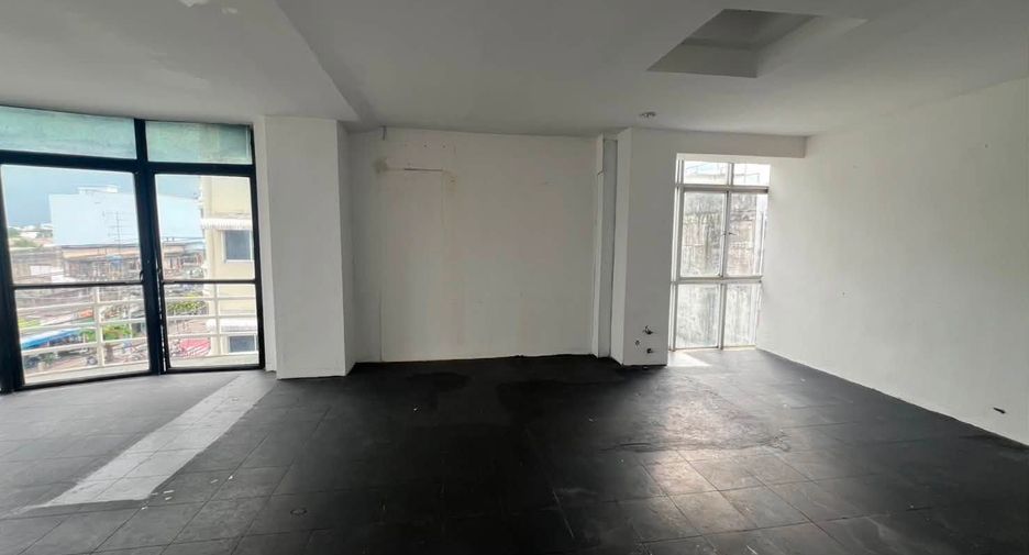For rent retail Space in Suan Luang, Bangkok